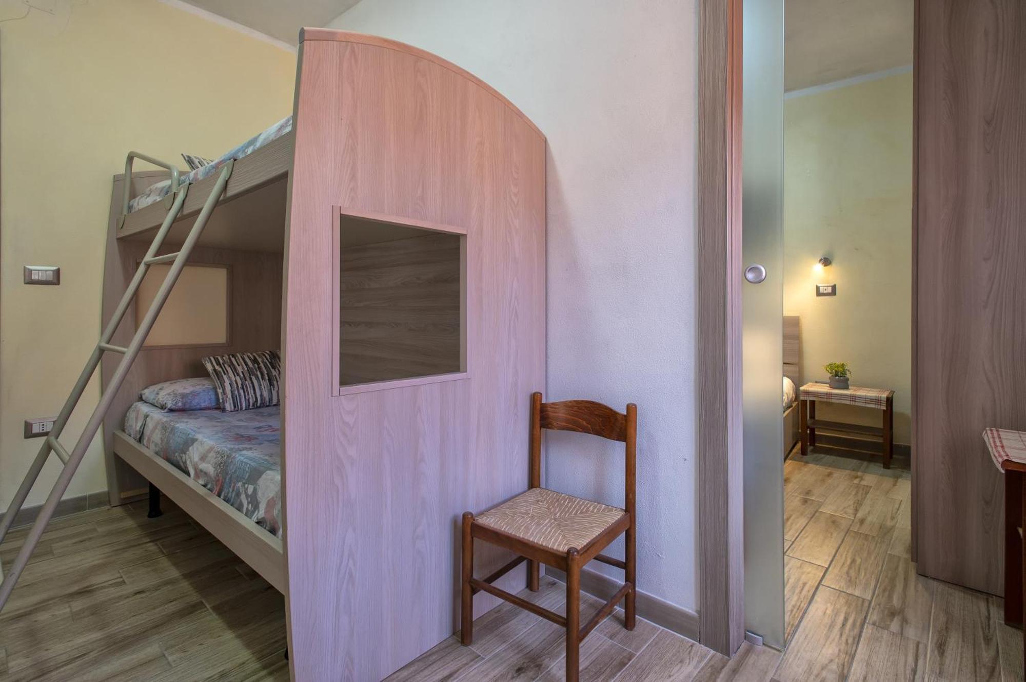 Апартаменты Relax House And Fitness 9 Villanova Monteleone Экстерьер фото
